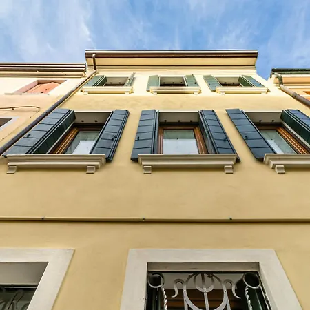 Domus Color Konukevi *